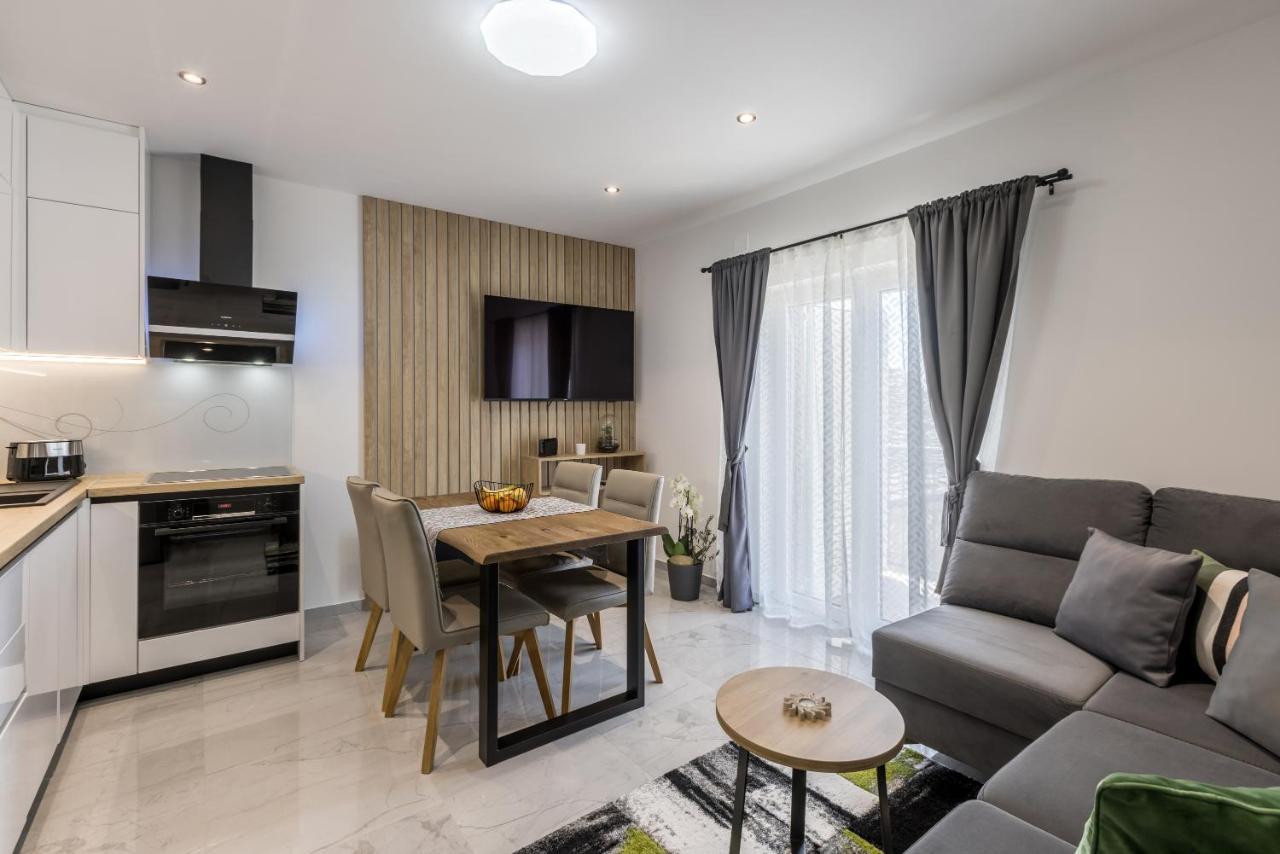 Apartments Petra โบล ภายนอก รูปภาพ