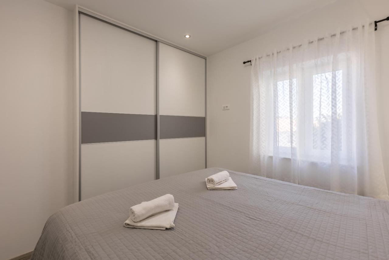 Apartments Petra โบล ภายนอก รูปภาพ